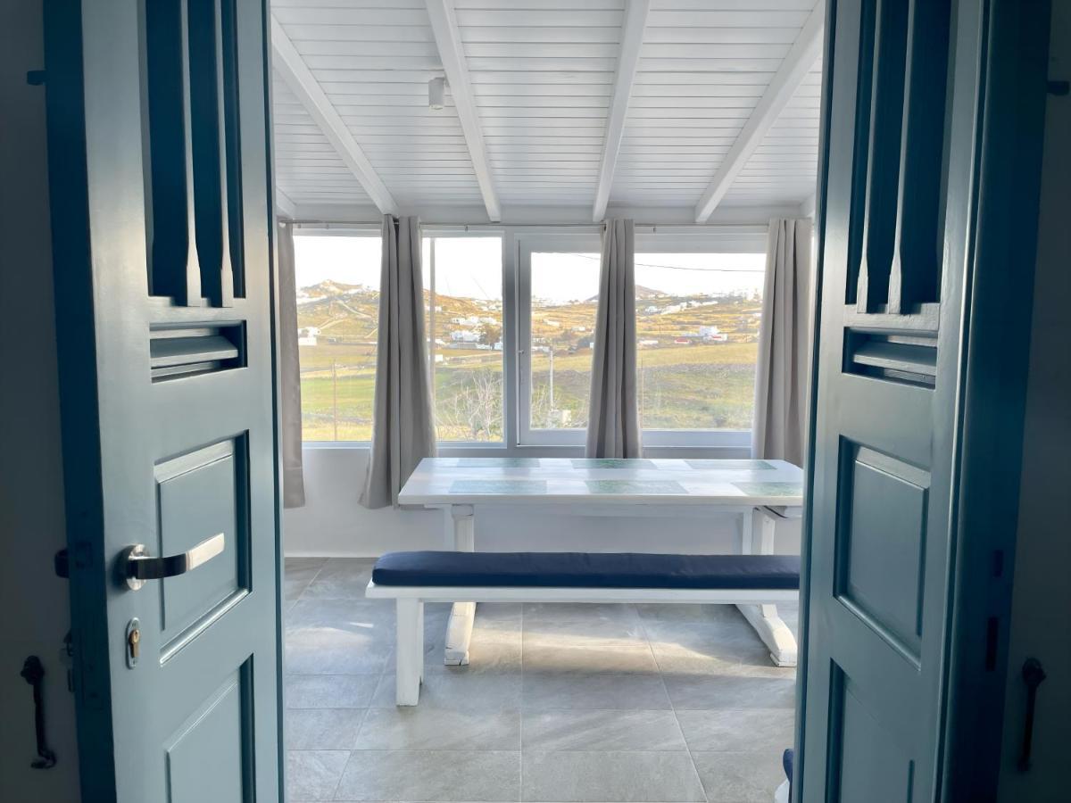 Villa Black Pebble Myconian House